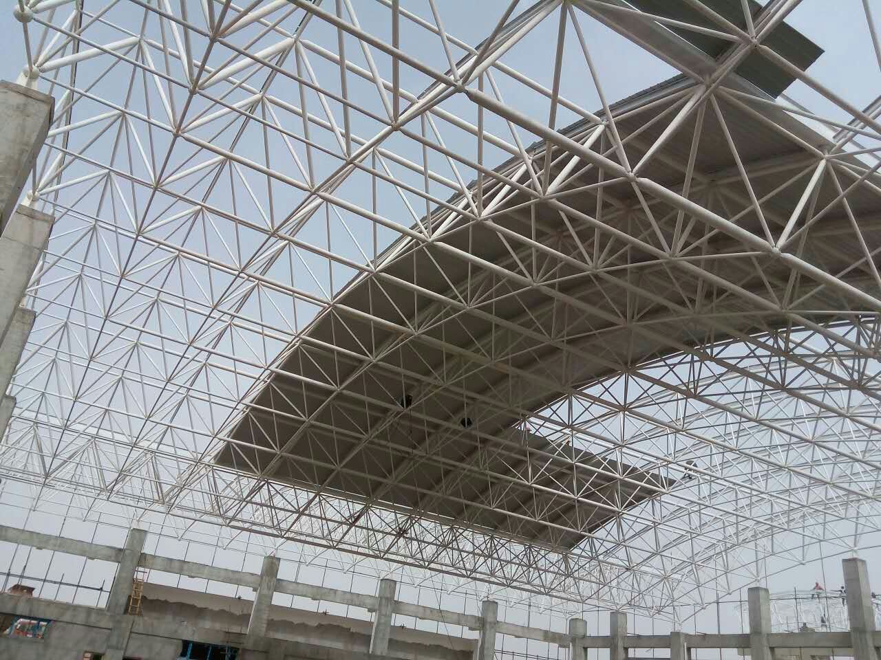 贵州青岛一汽网架
